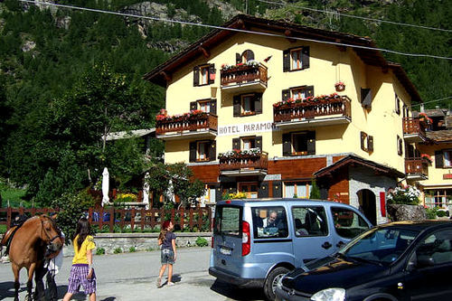 Hotel Ristorante Paramont Baulen Buitenkant foto